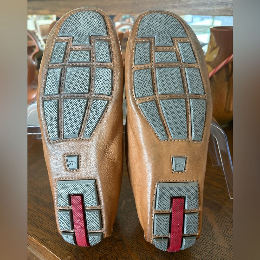 Vintage Prada, driving shoes, leather with metal chain accents. 37.5/Size 7 US. - Picture 5 of 12